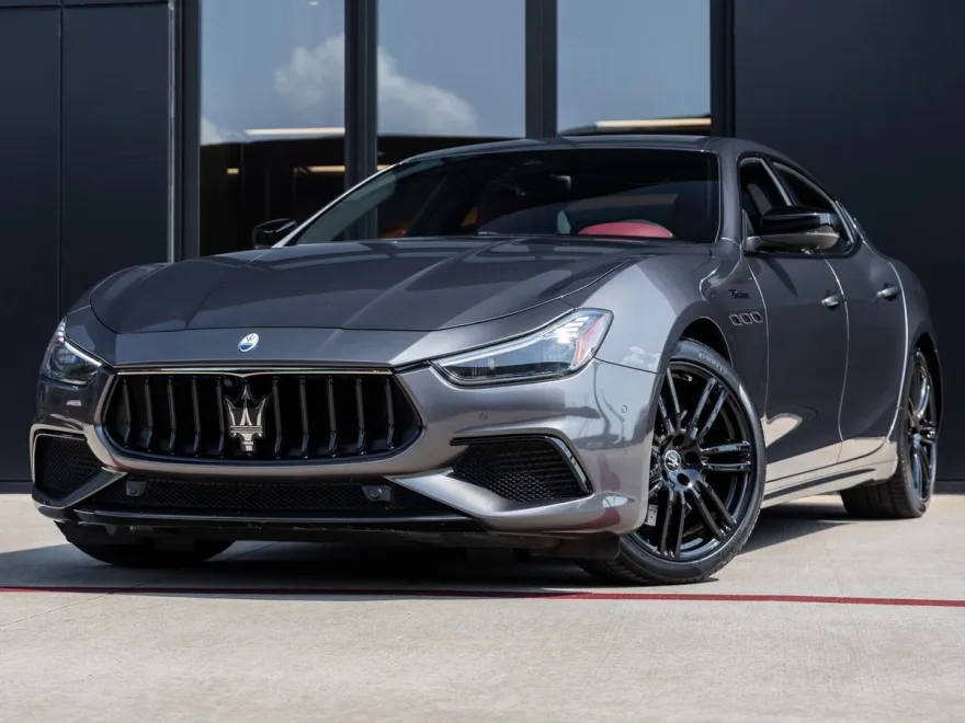 2023 Maserati Ghibli Modena Q4 photo 1