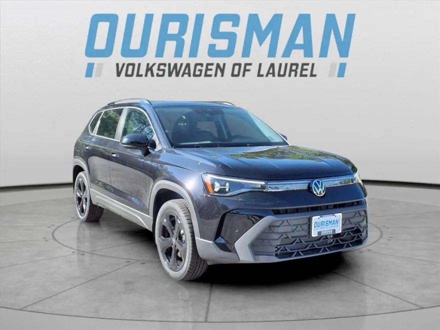 2025 Volkswagen Taos SE photo 1