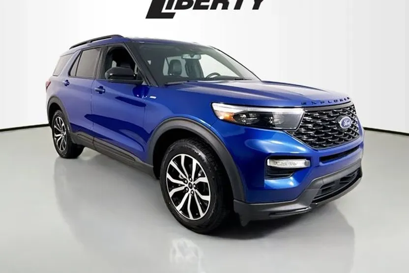 2022 Ford Explorer ST-Line photo 1