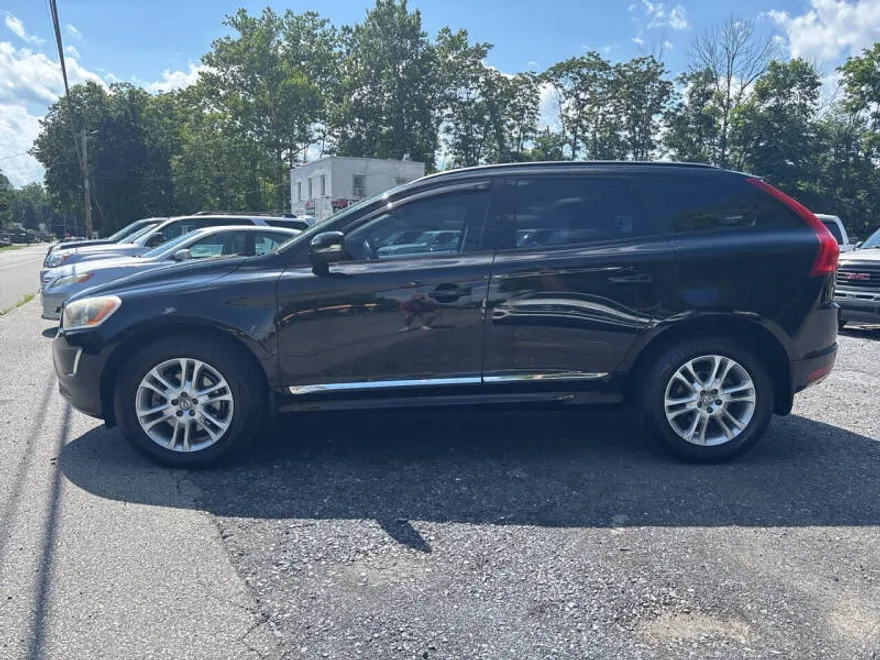 2016 Volvo XC60 T5 Drive-E photo 1