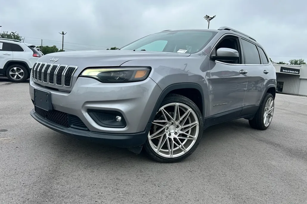 2019 Jeep Cherokee Latitude photo 1