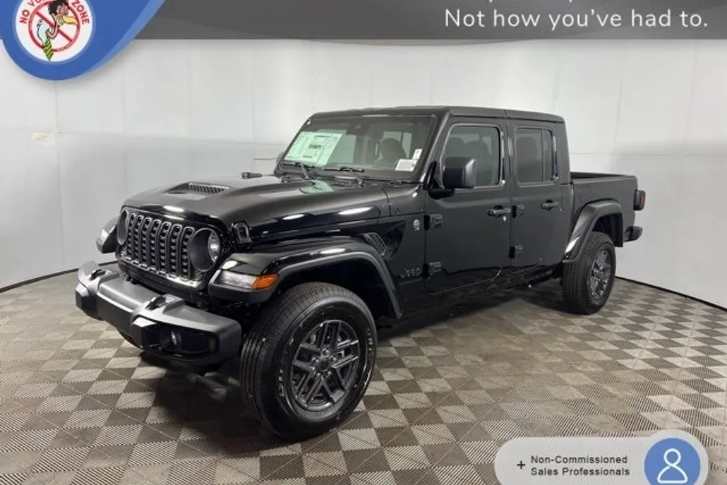 2025 Jeep Gladiator Sport S photo 1