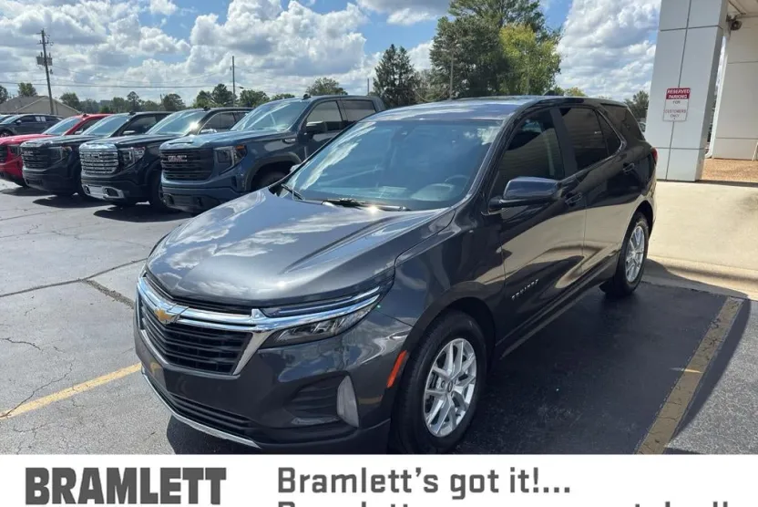 2022 Chevrolet Equinox LT photo 1