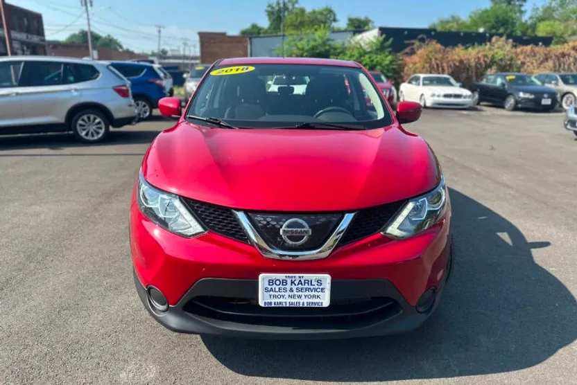 2018 Nissan Rogue Sport S photo 1