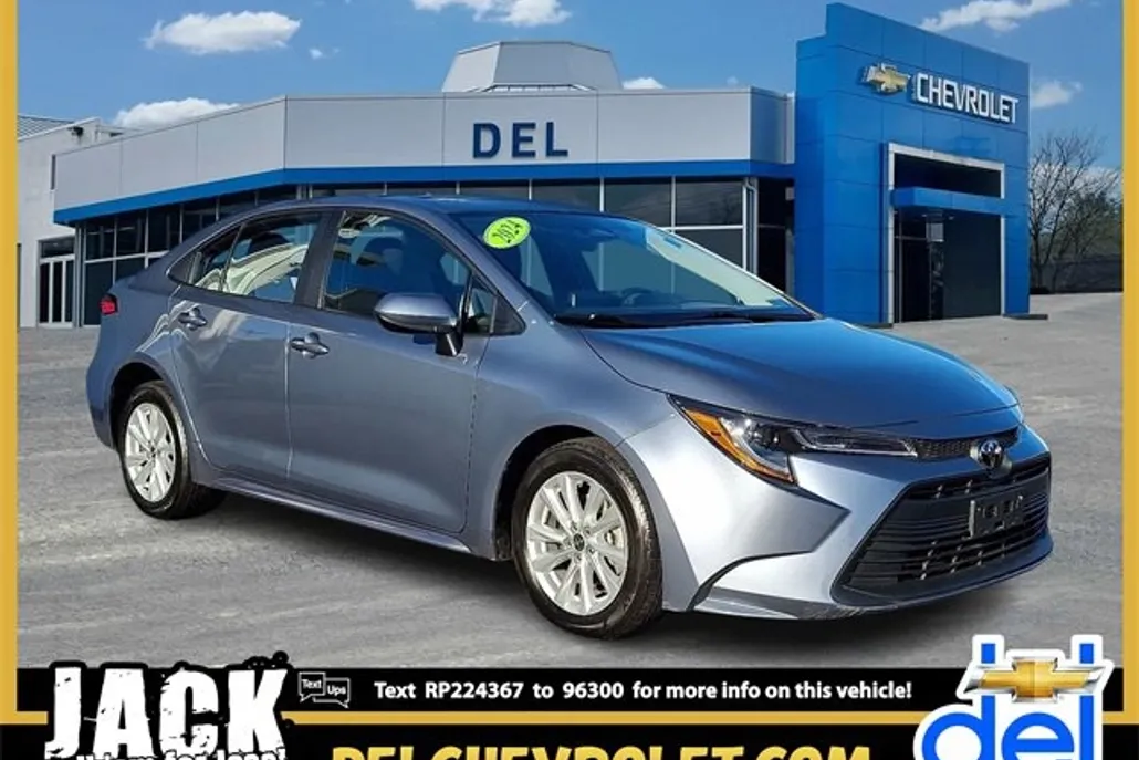 2024 Toyota Corolla LE photo 1