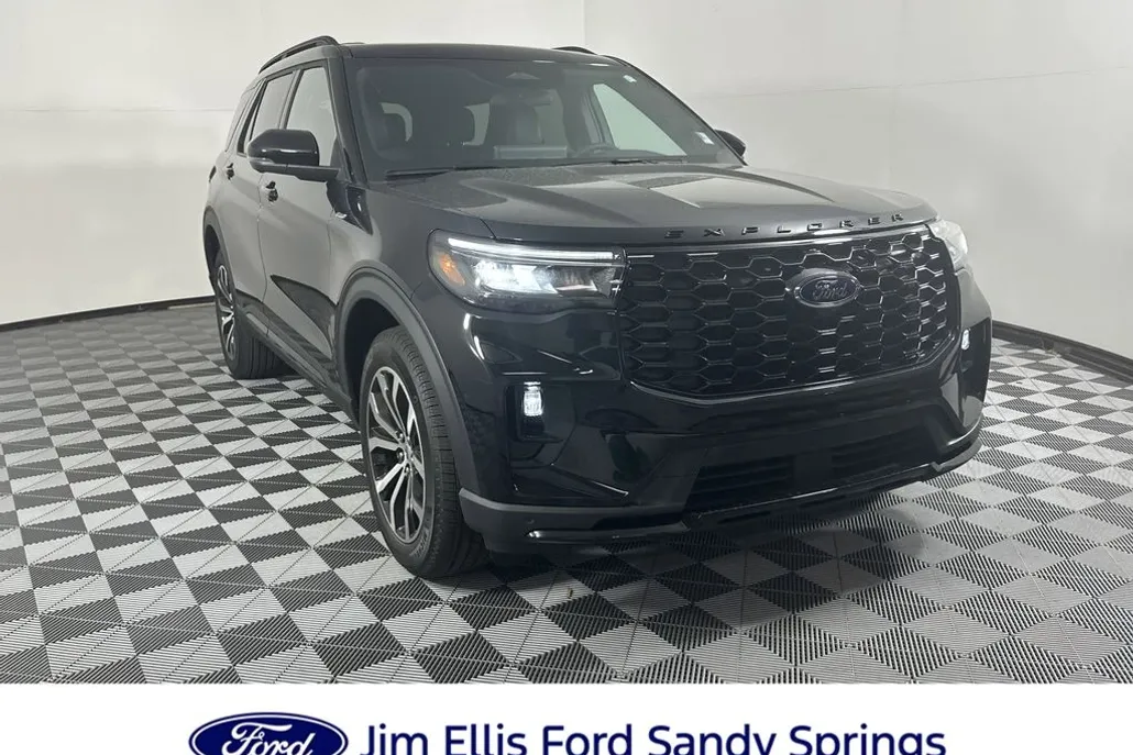 2025 Ford Explorer ST-Line photo 1