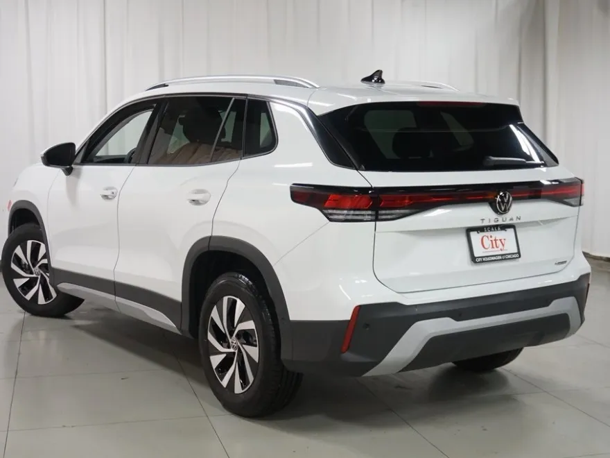 2025 Volkswagen Tiguan S photo 1