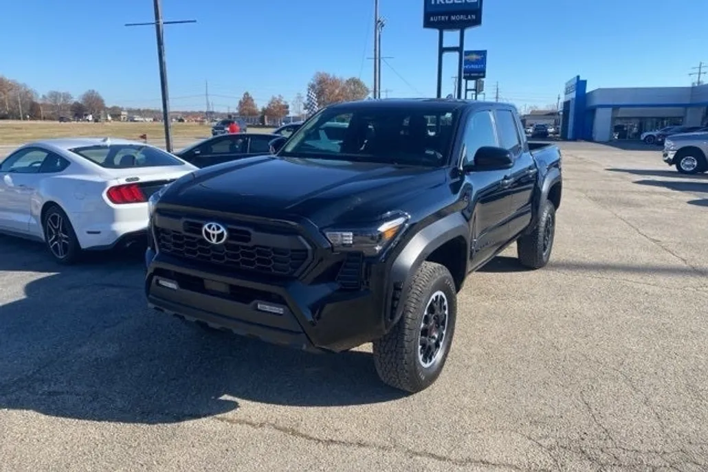 2024 Toyota Tacoma SR5 photo 1