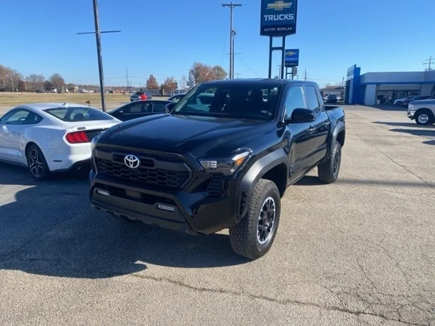 2024 Toyota Tacoma SR5 photo 1