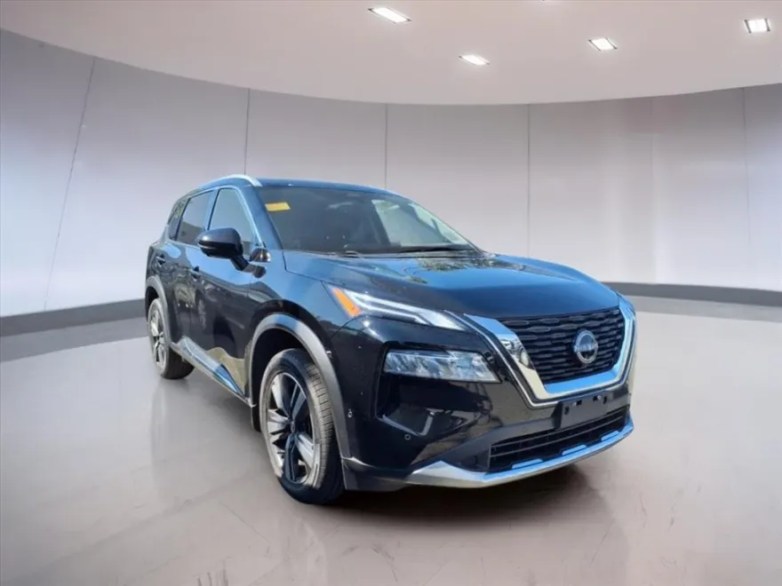 2023 Nissan Rogue Platinum photo 1