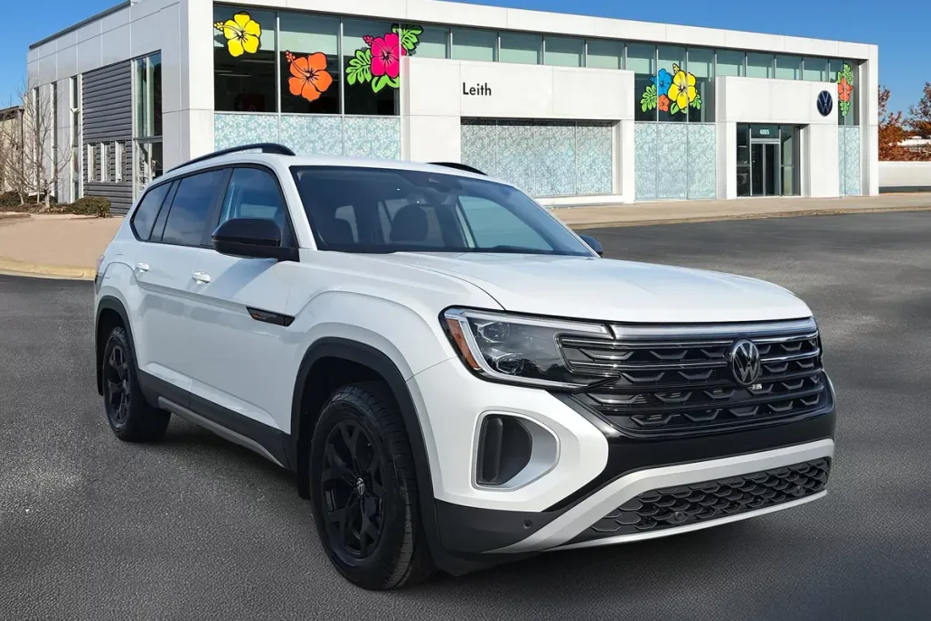 2024 Volkswagen Atlas Peak Edition SEL photo 1