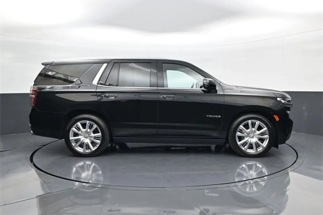 2023 Chevrolet Tahoe High Country photo 1