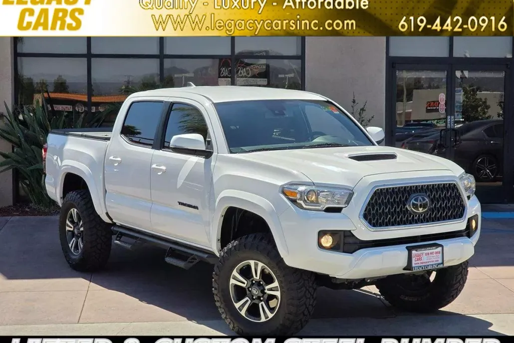 2019 Toyota Tacoma TRD Sport photo 1