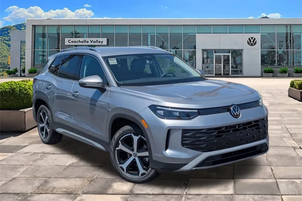 2025 Volkswagen Tiguan SE photo 1