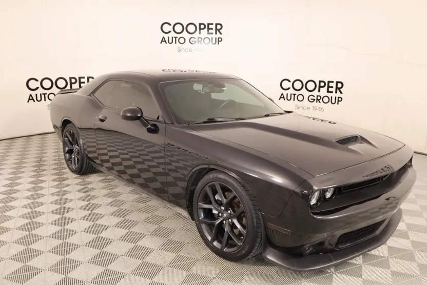 2022 Dodge Challenger GT photo 1