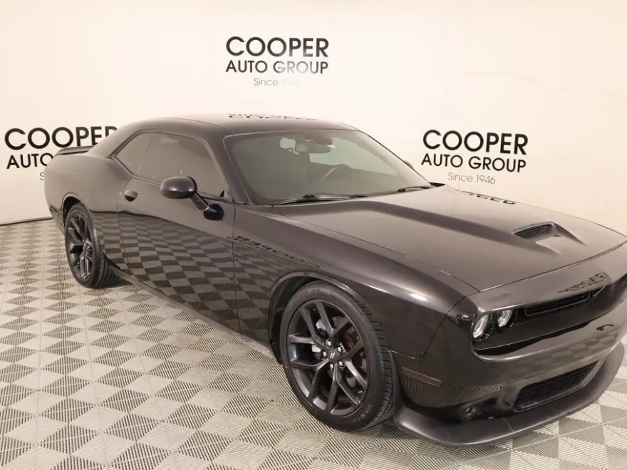 2022 Dodge Challenger GT photo 1