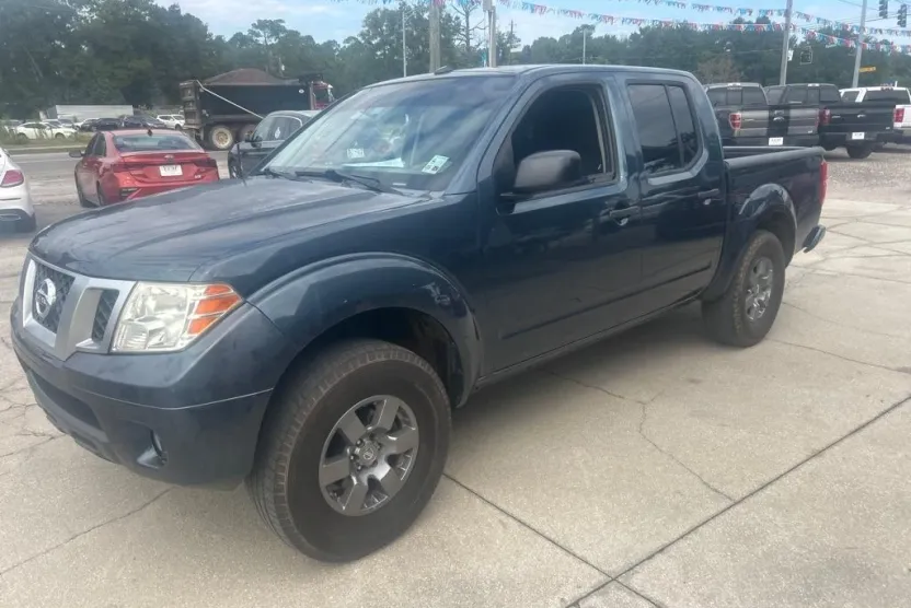 2013 Nissan Frontier Desert Runner photo 1