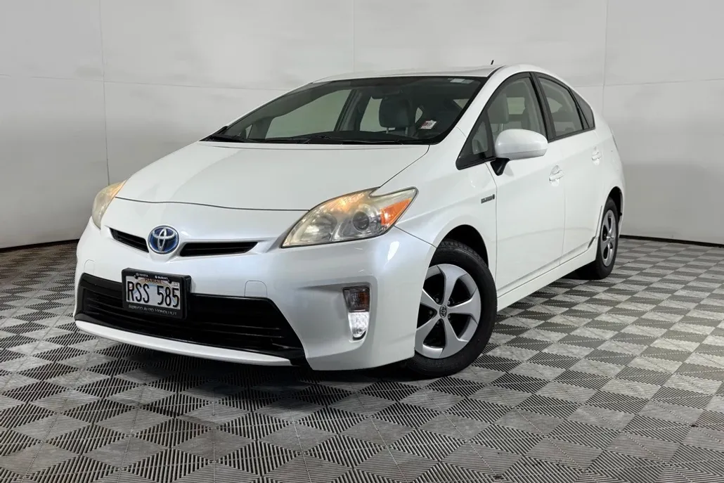 2012 Toyota Prius Two photo 1