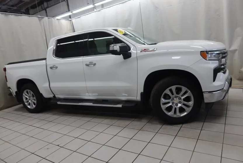 2023 Chevrolet Silverado 1500 LTZ photo 1