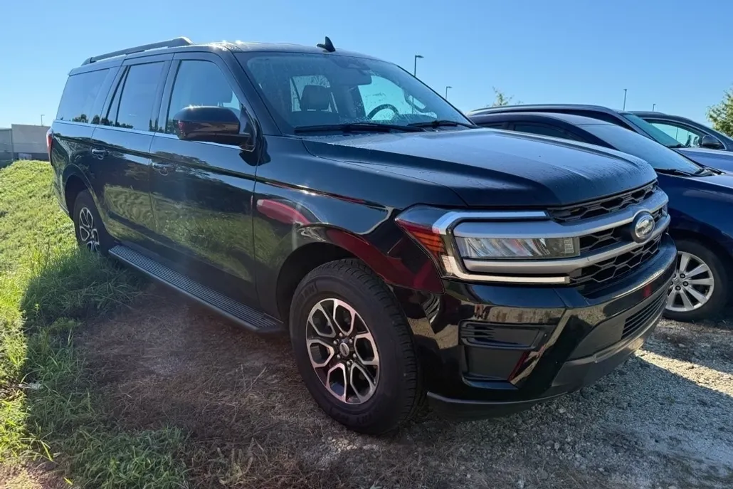 2024 Ford Expedition MAX XLT photo 1