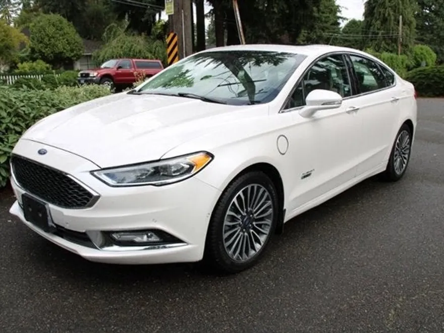 2017 Ford Fusion Energi Platinum photo 1