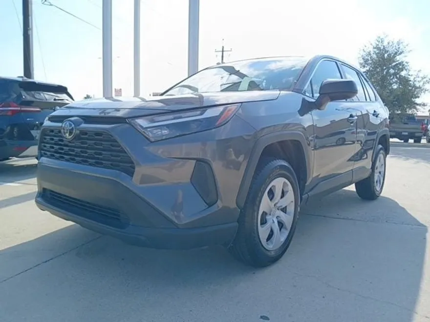 2024 Toyota RAV4 LE photo 1
