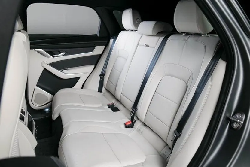 2026 Jaguar F-PACE P250 R-Dynamic S photo 1