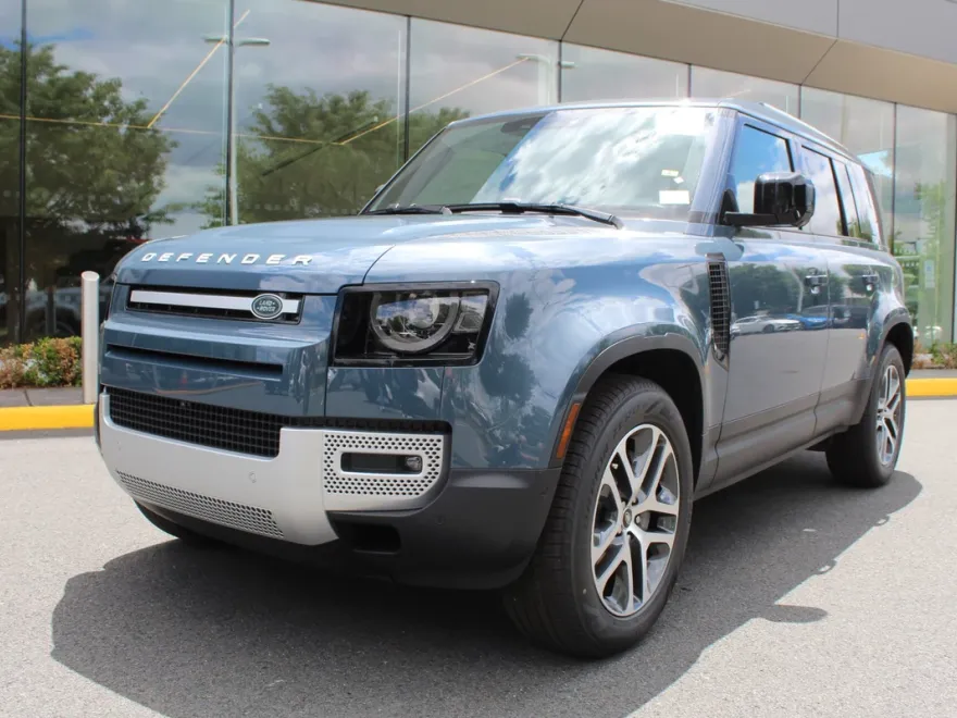 2025 Land Rover Defender 110 S photo 1
