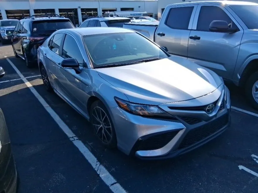 2024 Toyota Camry SE photo 1