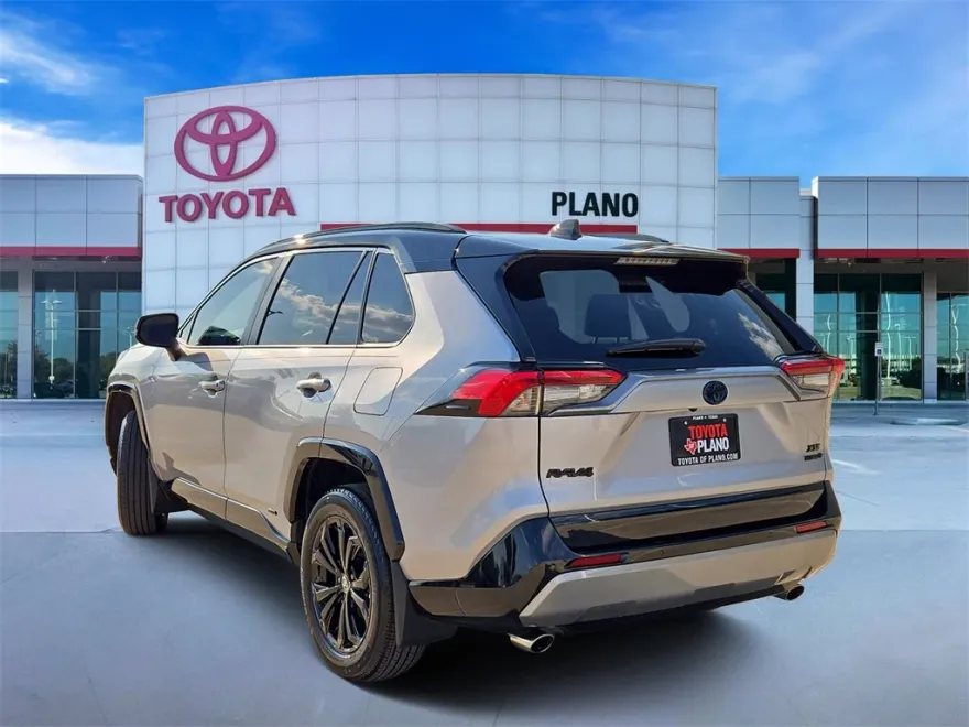 2024 Toyota RAV4 XSE photo 1