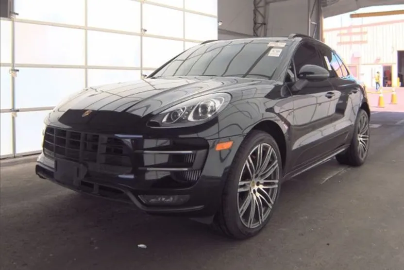 2015 Porsche Macan Turbo photo 1