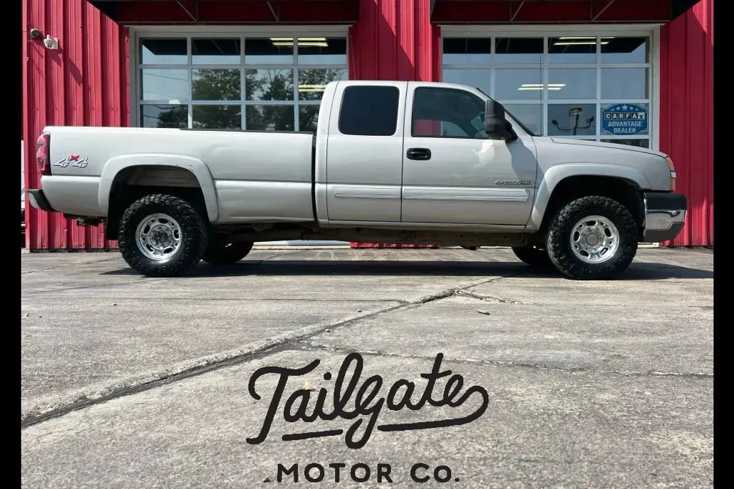 2004 Chevrolet Silverado 2500HD LS photo 1