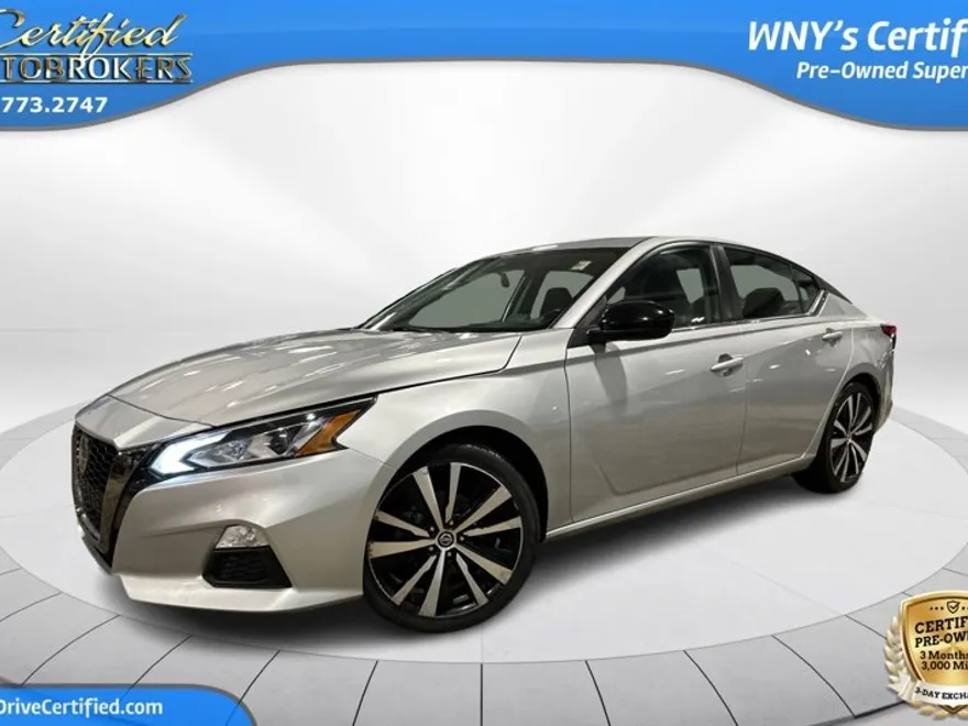 2022 Nissan Altima 2.5 SR photo 1