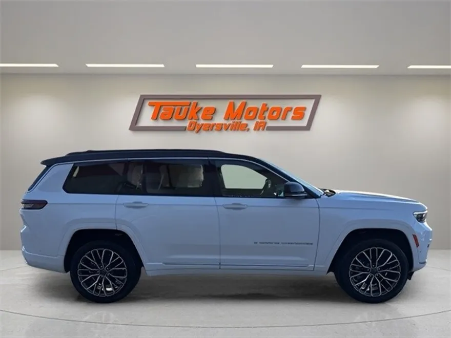 2025 Jeep Grand Cherokee L Summit Reserve photo 1