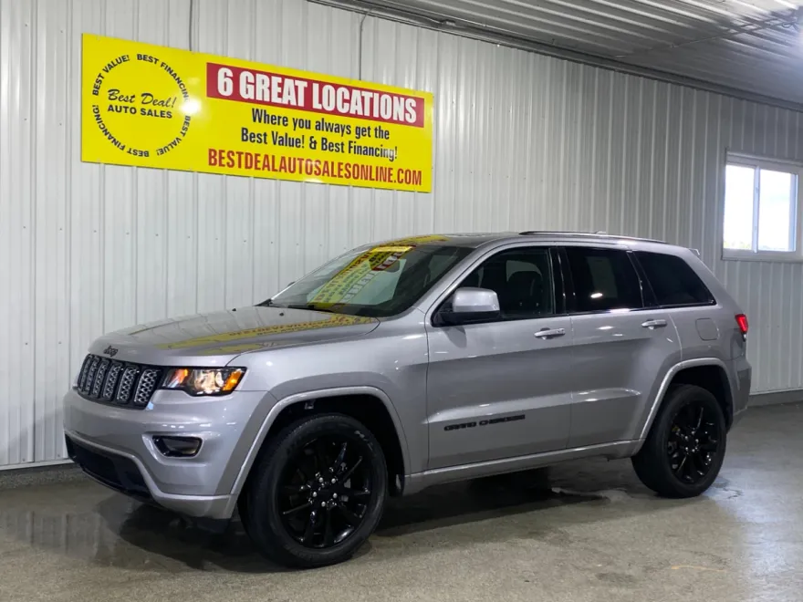 2020 Jeep Grand Cherokee Laredo photo 1