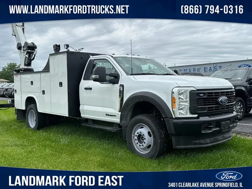 2023 Ford F-600 photo 1
