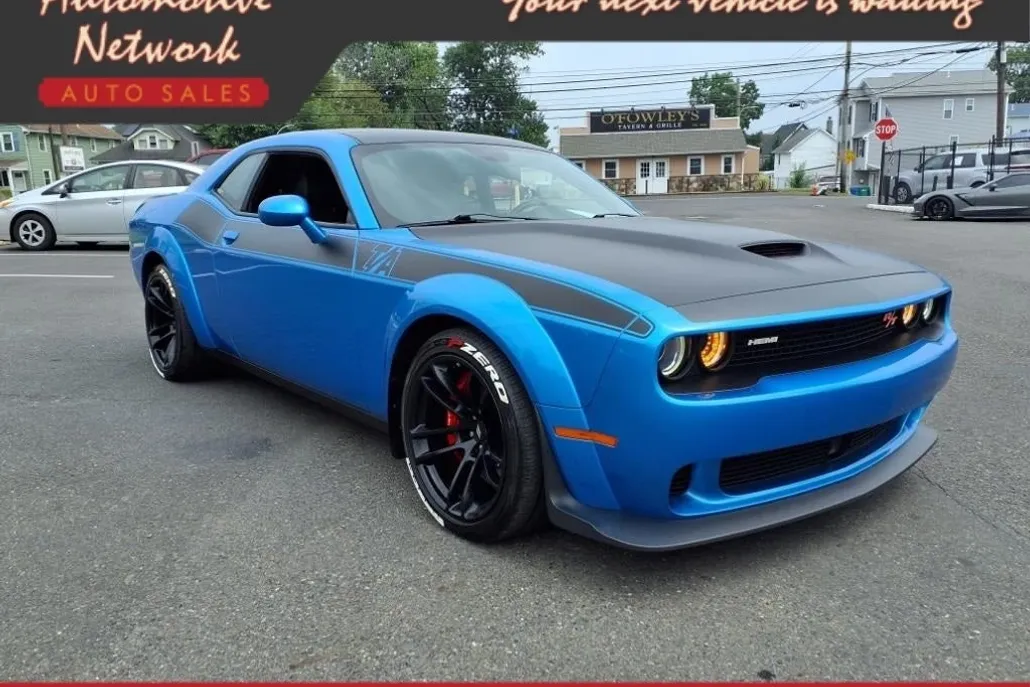 2023 Dodge Challenger R/T Scat Pack Widebody photo 1