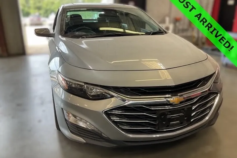 2024 Chevrolet Malibu 1LT photo 1