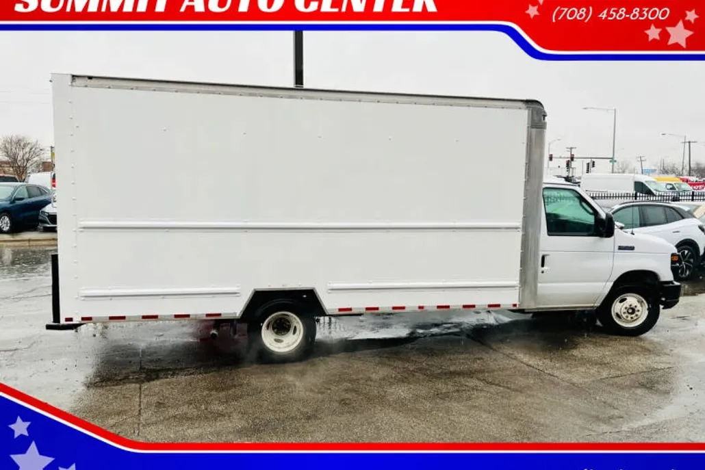 2017 Ford E-350 photo 1