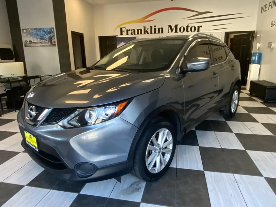 2017 Nissan Rogue Sport SV photo 1