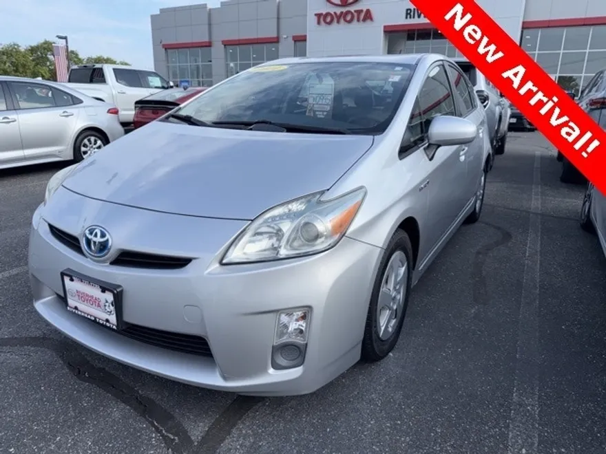 2011 Toyota Prius Three photo 1