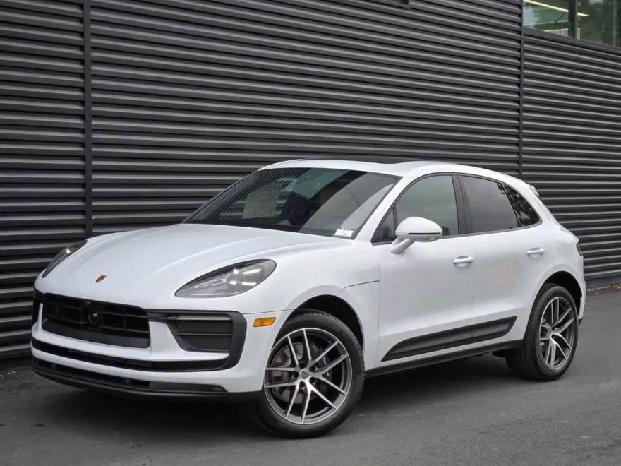 2026 Porsche Macan T photo 1