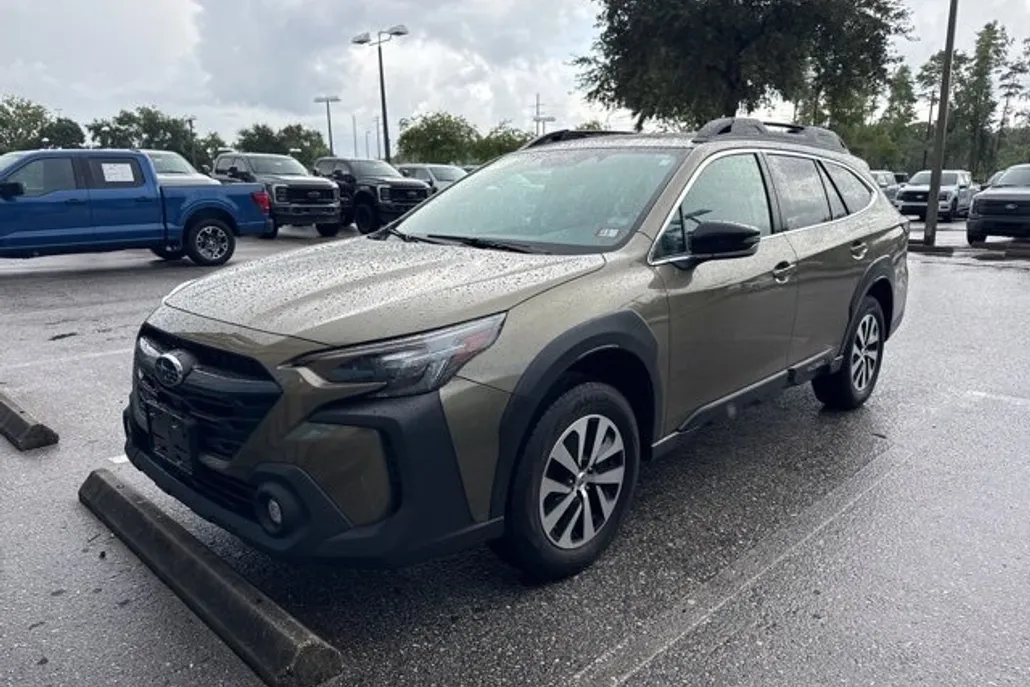 2024 Subaru Outback Premium photo 1
