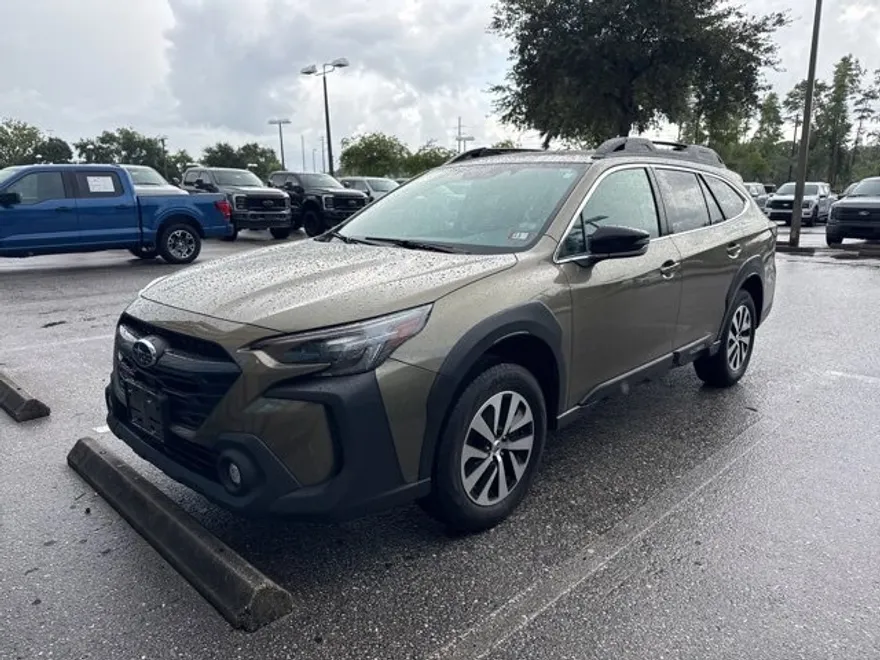 2024 Subaru Outback Premium photo 1