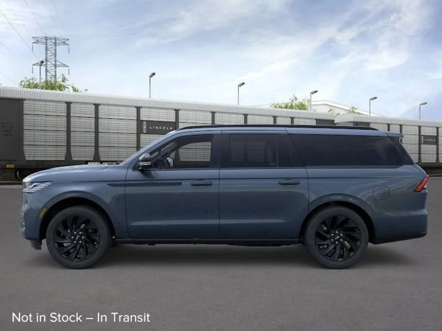 2025 Lincoln Navigator L Reserve photo 1