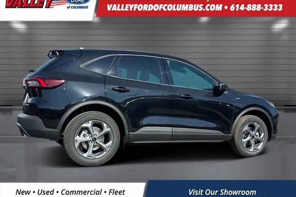 2025 Ford Escape ST-Line photo 1