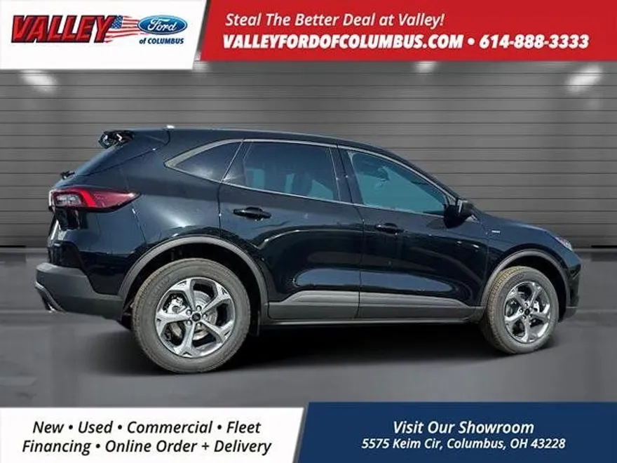 2025 Ford Escape ST-Line photo 1