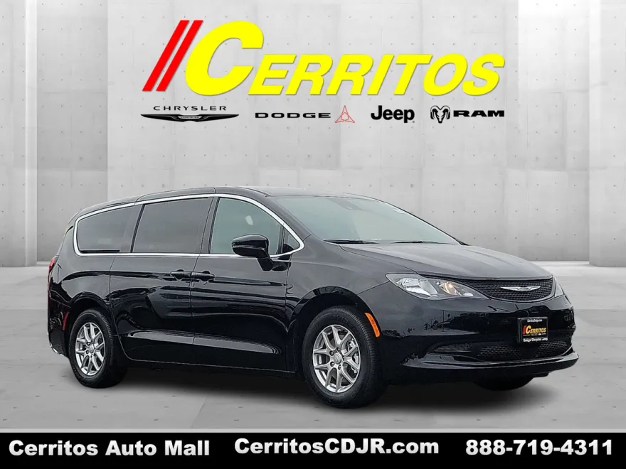 2025 Chrysler Voyager LX photo 1