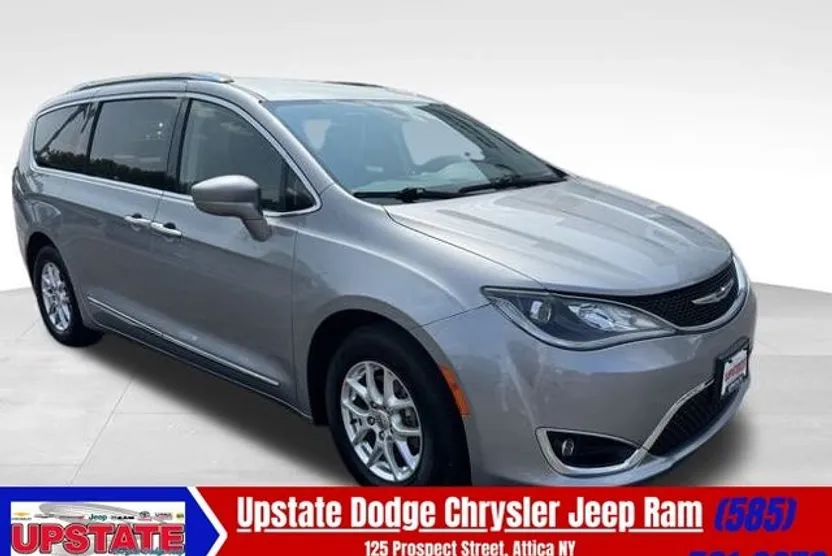 2020 Chrysler Pacifica Touring L photo 1