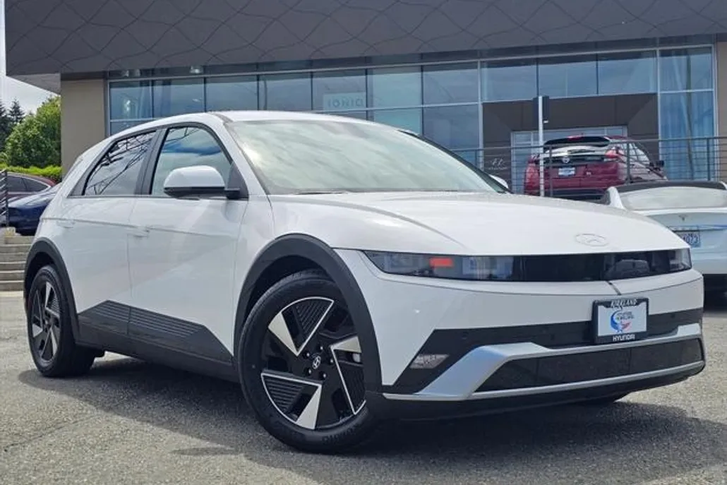 2025 Hyundai Ioniq 5 SE photo 1